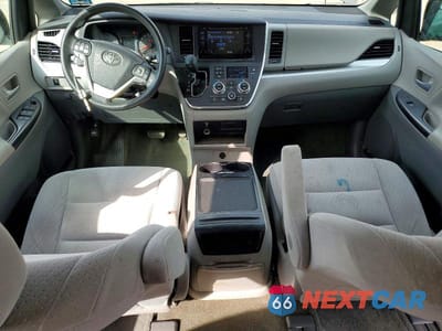 Zdjęcie 8 z 13 samochodu: 2015 TOYOTA SIENNA LE VIN:5TDJK3DCXFS127171 - miniatura