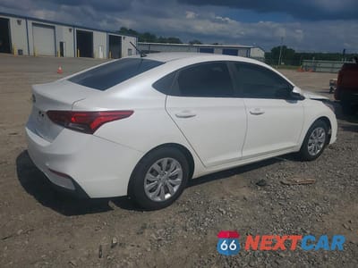 Trzecie zdjęcie samochodu z tyłu: 2021 HYUNDAI ACCENT SE VIN:3KPC24A66ME129052 - miniatura