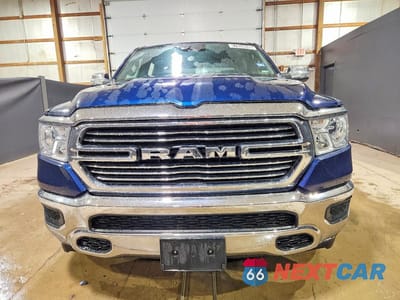 Piąte zdjęcie samochodu w środku: 2024 RAM 1500 LARAMIE VIN:1C6RREJT5RN220650 - miniatura