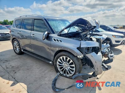 Czwarte zdjęcie samochodu z boku: 2015 INFINITI QX80 BASE VIN:JN8AZ2NE4F9080776 - miniatura