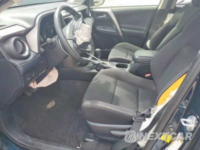 Zdjęcie 7 z 13 samochodu: 2018 TOYOTA RAV4 XLE VIN:JTMRFREV6JD238170 - miniatura