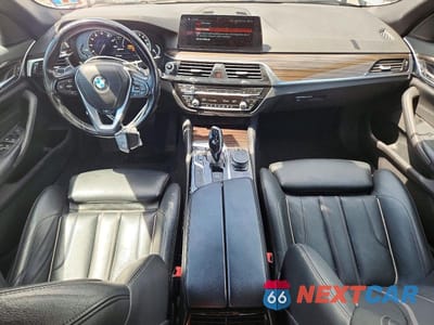 Zdjęcie 8 z 12 samochodu: 2018 BMW 530XE VIN:WBAJB1C57JB374393 - miniatura