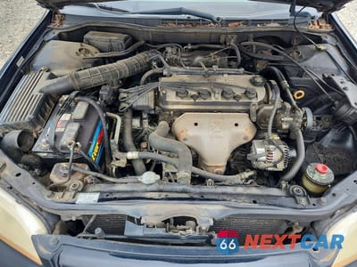 Zdjęcie 11 z 12 samochodu: 2001 HONDA ACCORD LX VIN:JHMCG56421C000063 - miniatura