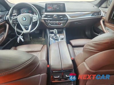 Zdjęcie 8 z 12 samochodu: 2020 BMW 530 XI VIN:WBAJR7C07LCD16416 - miniatura