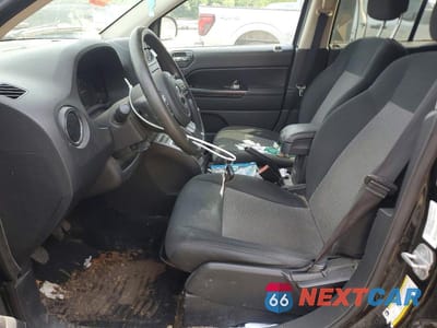 Zdjęcie 7 z 13 samochodu: 2013 JEEP COMPASS SPORT VIN:1C4NJCBB3DD166028 - miniatura