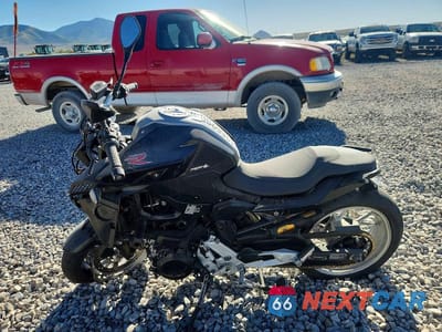 Trzecie zdjęcie samochodu z tyłu: 2021 BMW F 900 R VIN:WB10K1307M6E75031 - miniatura