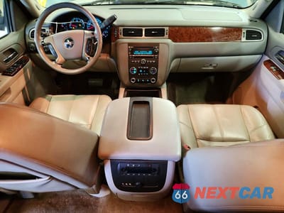 Zdjęcie 8 z 13 samochodu: 2010 GMC YUKON SLT VIN:1GKUKCE05AR101610 - miniatura