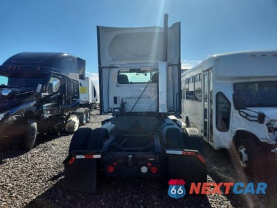 Zdjęcie 6 z 10 samochodu: 2017 INTERNATIONAL PROSTAR SEMI TRUCK VIN:1HSDGAPR5HH164789 - miniatura