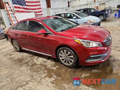 Czwarte zdjęcie samochodu z boku: 2015 HYUNDAI SONATA SPORT VIN:5NPE34AF1FH102894 - miniatura