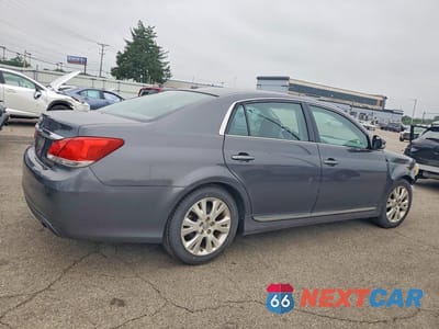 Trzecie zdjęcie samochodu z tyłu: 2011 TOYOTA AVALON BASE VIN:4T1BK3DB1BU371918 - miniatura
