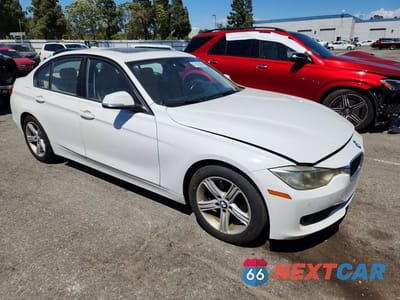 Czwarte zdjęcie samochodu z boku: 2015 BMW 3 SERIES 320I XDRIVE VIN:WBA3C1C56FK122549 - miniatura