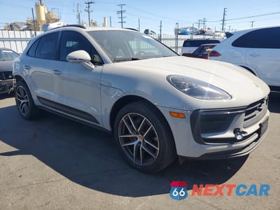 Czwarte zdjęcie samochodu z boku: 2024 PORSCHE MACAN BASE VIN:WP1AA2A5XRLB05632 - miniatura