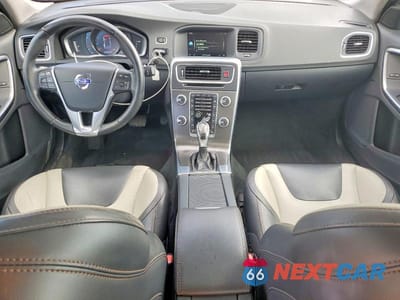 Zdjęcie 8 z 13 samochodu: 2016 VOLVO S60 CROSS COUNTRY T5 VIN:YV4612UM2G2001193 - miniatura