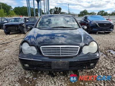Piąte zdjęcie samochodu w środku: 2002 MERCEDES-BENZ C 240 VIN:WDBRF61J12F146373 - miniatura