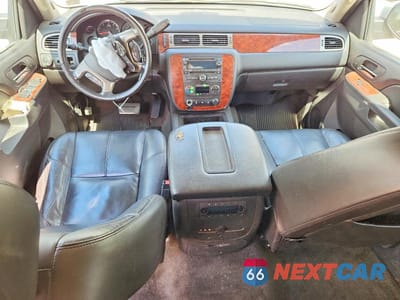 Zdjęcie 8 z 13 samochodu: 2012 CHEVROLET SUBURBAN C1500 LT VIN:1GNSCJE0XCR199967 - miniatura