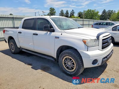 Czwarte zdjęcie samochodu z boku: 2012 TOYOTA TUNDRA CREWMAX SR5 VIN:5TFDY5F19CX231093 - miniatura