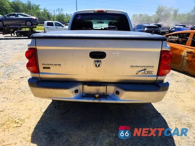 Zdjęcie 6 z 12 samochodu: 2010 DODGE DAKOTA SXT VIN:1D7RE3GP2AS229854 - miniatura
