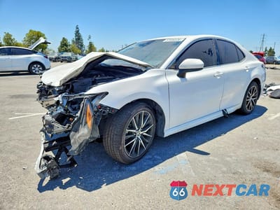 2021 TOYOTA CAMRY SE 4T1G11AK7MU571870 - główne zdjęcie licytacji z USA - miniatura