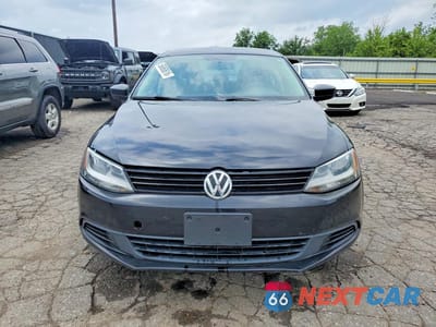 Piąte zdjęcie samochodu w środku: 2014 VOLKSWAGEN JETTA BASE VIN:3VW2K7AJXEM319569 - miniatura