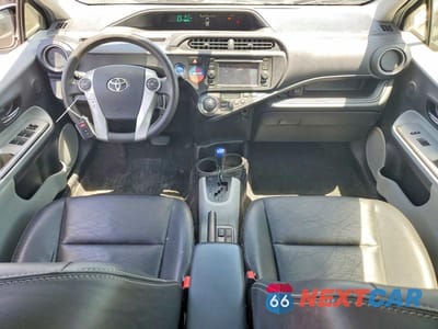 Zdjęcie 8 z 12 samochodu: 2012 TOYOTA PRIUS C FOUR VIN:JTDKDTB3XC1014749 - miniatura