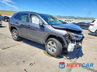 Czwarte zdjęcie samochodu z boku: 2024 TOYOTA RAV4 XLE VIN:2T3P1RFV5RW411065 - miniatura