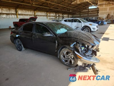 Czwarte zdjęcie samochodu z boku: 2025 HYUNDAI ELANTRA SEL SPORT VIN:KMHLM4DG3SU018970 - miniatura
