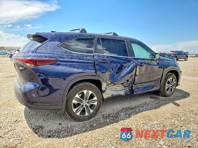Trzecie zdjęcie samochodu z tyłu: 2026 TOYOTA HIGHLANDER HYBRID XLE VIN:5TDKBRCH4TS723442 - miniatura