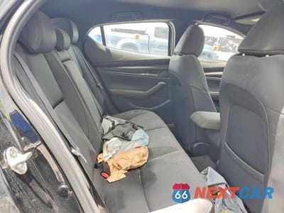 Zdjęcie 10 z 12 samochodu: 2021 MAZDA 3 SELECT VIN:JM1BPAKL2M1336962 - miniatura
