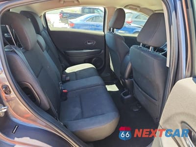 Zdjęcie 10 z 12 samochodu: 2019 HONDA HR-V LX VIN:3CZRU6H32KG721569 - miniatura