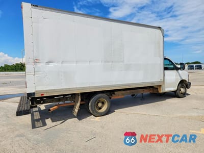 Trzecie zdjęcie samochodu z tyłu: 2015 CHEVROLET EXPRESS G3500 VIN:1GB3G4CG9F1286446 - miniatura