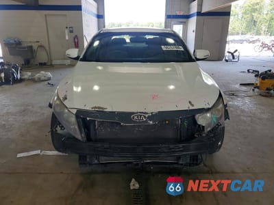 Piąte zdjęcie samochodu w środku: 2013 KIA OPTIMA LX VIN:5XXGM4A71DG161080 - miniatura