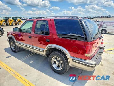 Drugie zdjęcie samochodu z przodu: 1999 CHEVROLET BLAZER VIN:1GNCS13WXX2188724 - miniatura