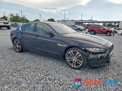 Czwarte zdjęcie samochodu z boku: 2018 JAGUAR XE PREMIUM VIN:SAJAD4EV9JCP25828 - miniatura