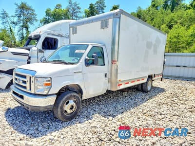 2017 FORD E450 BOX TRUCK 1FDXE4FS5HDC34229 - główne zdjęcie licytacji z USA - miniatura