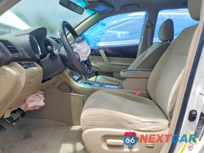 Zdjęcie 7 z 13 samochodu: 2010 TOYOTA HIGHLANDER BASE VIN:5TDZK3EH0AS001990 - miniatura