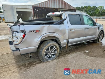 Trzecie zdjęcie samochodu z tyłu: 2022 FORD F150 SUPERCREW VIN:1FTEW1CP4NFA23708 - miniatura