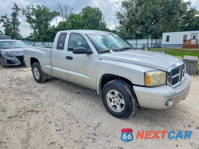 Czwarte zdjęcie samochodu z boku: 2006 DODGE DAKOTA SLT VIN:1D7HE42NX6S640871 - miniatura