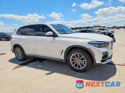 Czwarte zdjęcie samochodu z boku: 2019 BMW X5 XDRIVE40I VIN:5UXCR6C57KLL08747 - miniatura