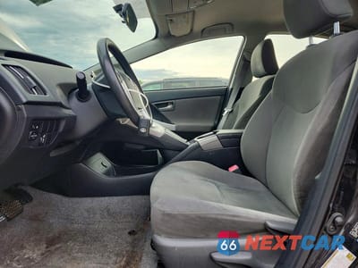 Zdjęcie 7 z 12 samochodu: 2013 TOYOTA PRIUS TWO VIN:JTDKN3DU9D1683745 - miniatura