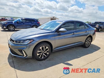 2025 VOLKSWAGEN JETTA S 3VW5X7BU4SM081348 - główne zdjęcie licytacji z USA - miniatura