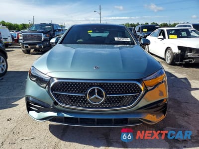 Piąte zdjęcie samochodu w środku: 2026 MERCEDES-BENZ E 350 4MATIC VIN:W1KLF4HB3TA230242 - miniatura