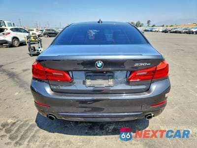 Zdjęcie 6 z 12 samochodu: 2019 BMW 530E VIN:WBAJA9C52KB254309 - miniatura