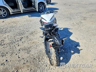 Czwarte zdjęcie samochodu z boku: 2026 HONDA CBR1000 RR VIN:JH2SC7710TK900517 - miniatura