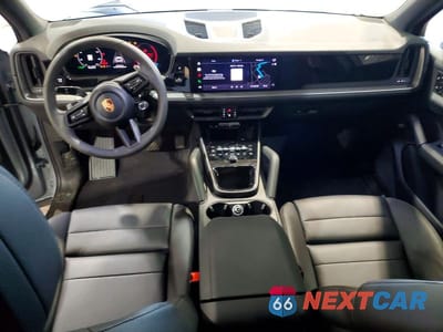 Zdjęcie 8 z 14 samochodu: 2026 PORSCHE CAYENNE VIN:WP1AA2AY5TDA00802 - miniatura