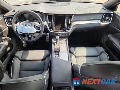 Zdjęcie 8 z 12 samochodu: 2021 VOLVO S60 T5 R-DESIGN VIN:7JR102TM1MG108558 - miniatura