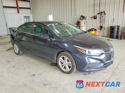 Czwarte zdjęcie samochodu z boku: 2016 CHEVROLET CRUZE LT VIN:1G1BE5SM4G7288123 - miniatura