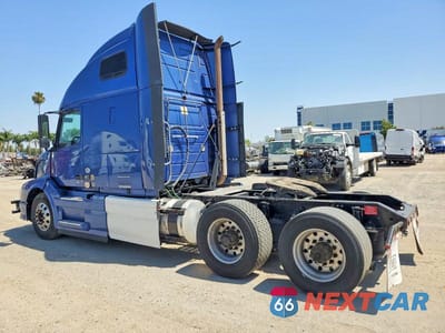 Trzecie zdjęcie samochodu z tyłu: 2014 VOLVO VNL SEMI TRUCK VIN:4V4N99EH6EN174314 - miniatura