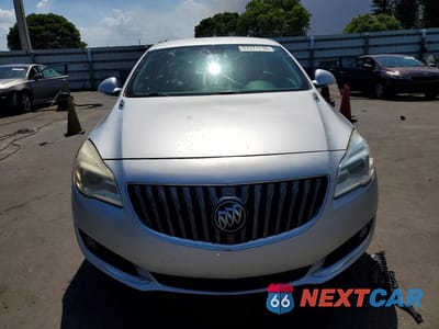 Piąte zdjęcie samochodu w środku: 2017 BUICK REGAL SPORT TOURING VIN:2G4GL5EX4H9116193 - miniatura