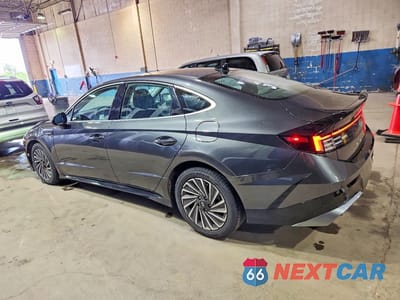 Drugie zdjęcie samochodu z przodu: 2025 HYUNDAI SONATA HYBRID SEL VIN:KMHL34JJXSA108198 - miniatura
