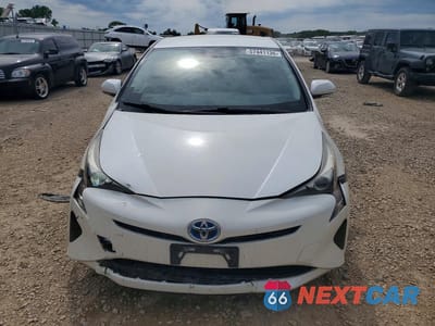 Piąte zdjęcie samochodu w środku: 2016 TOYOTA PRIUS THREE VIN:JTDKARFU7G3506485 - miniatura